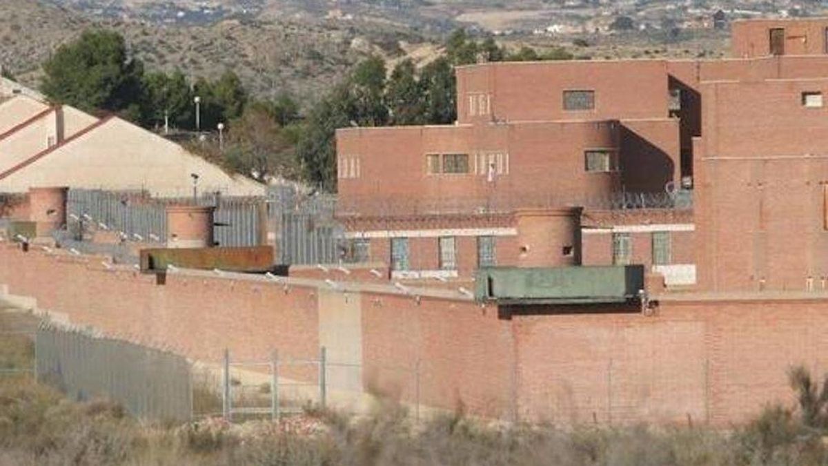 Plan de fuga frustrado: Dos presos reincidentes intentan huir de la cárcel de Foncalent