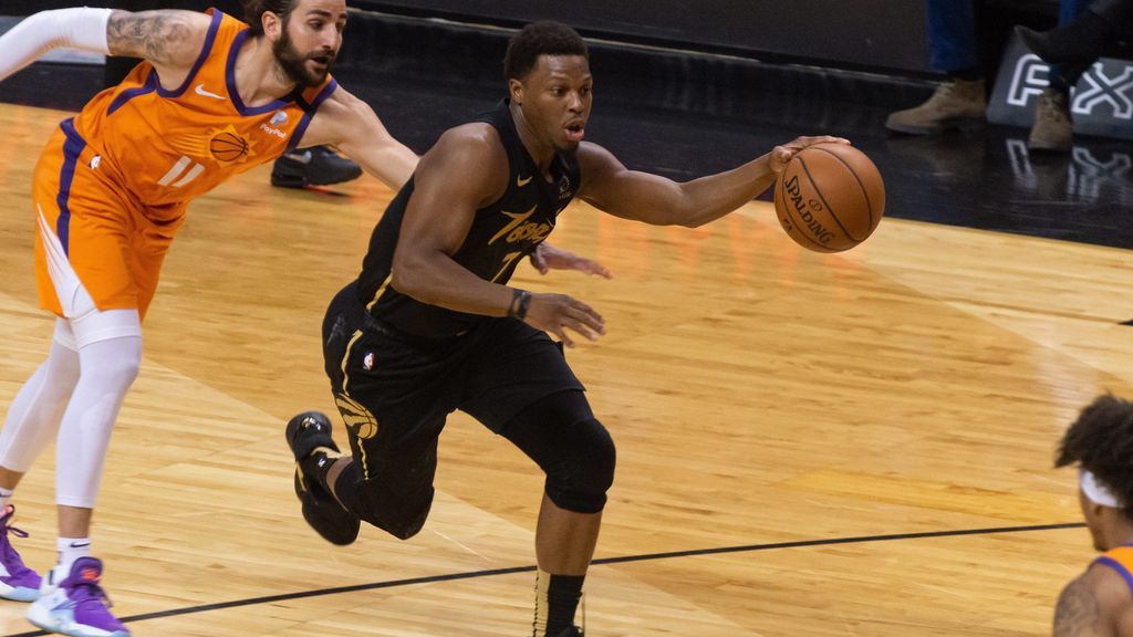 Kyle Lowry jugando un partido con los Raptors en la NBA