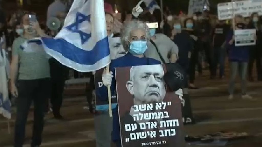 La pandemia de Covid-19 no impide que cientos de personas salgan a las calles de Tel Aviv contra Netanyahu