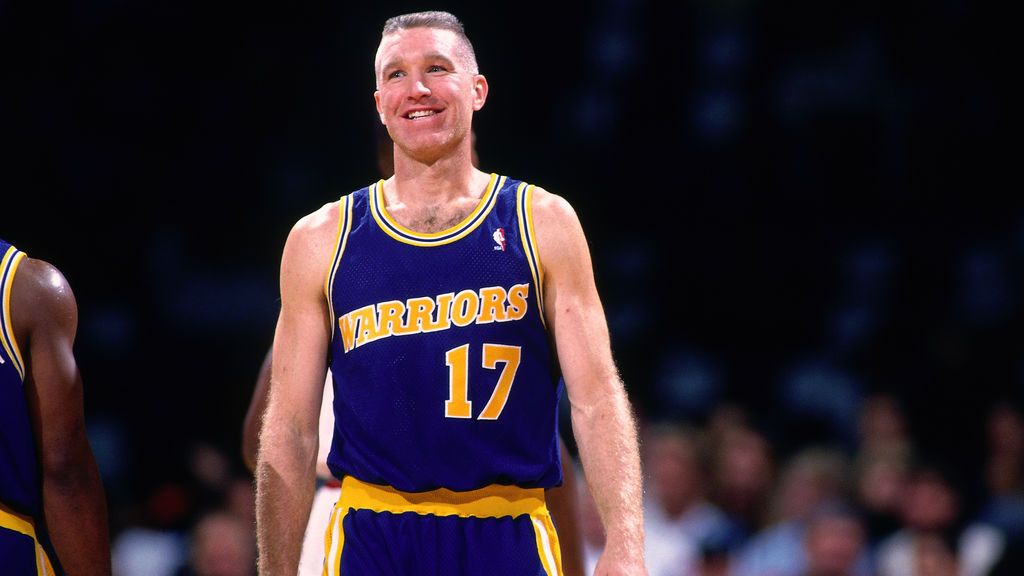 Chris Mullin, vistiendo la camiseta de los Warriors