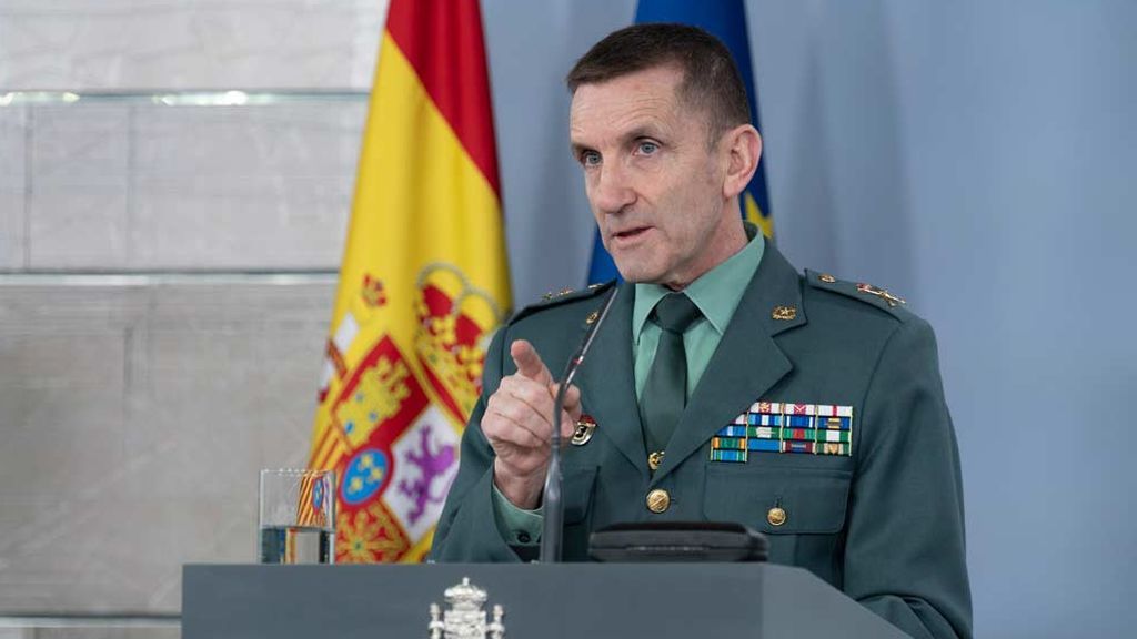 La Guardia Civil pidió por 'email' que se localizaran noticias falsas que pudieran "crear desafección a instituciones del Gobierno" La Guardia Civil pidió por 'email' que se localizaran noticias falsas que pudieran "crear desafección a instituciones del Gobierno"