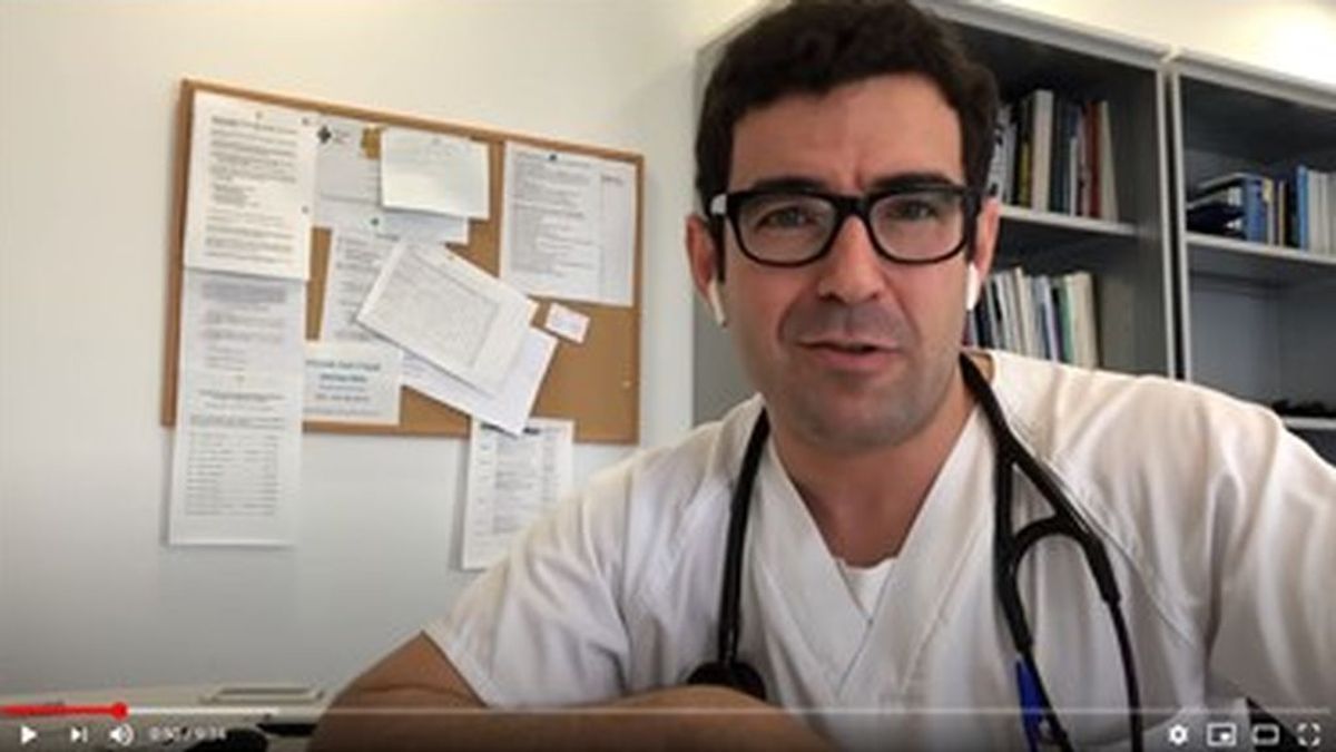 Iván Moreno, médico internista: "Retener a los mayores en residencias ya no es sostenible"