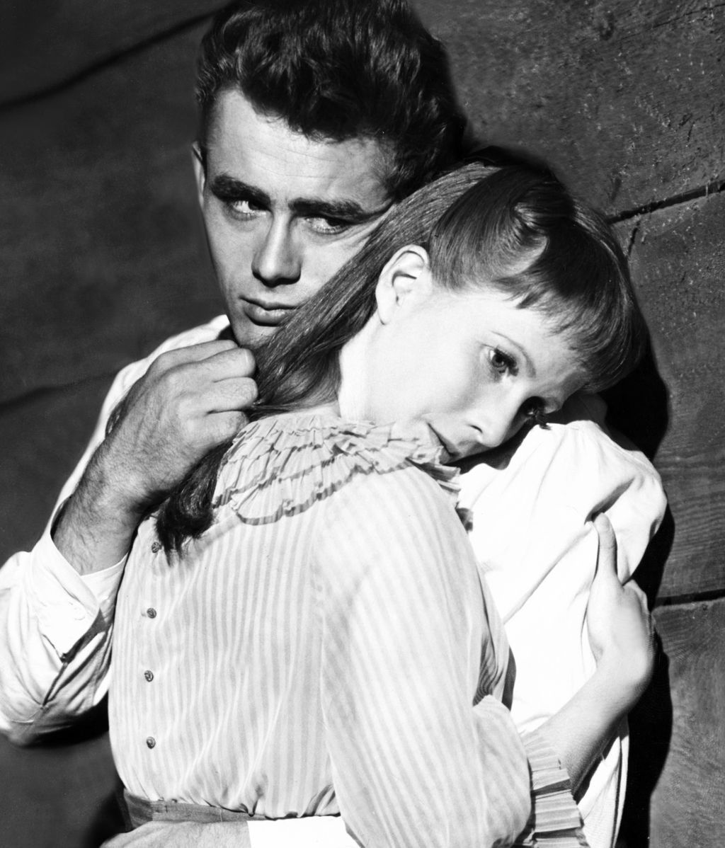 Abrazos de cine: un repaso a los más míticos ahora que todo el mundo sueña con volver a darlos