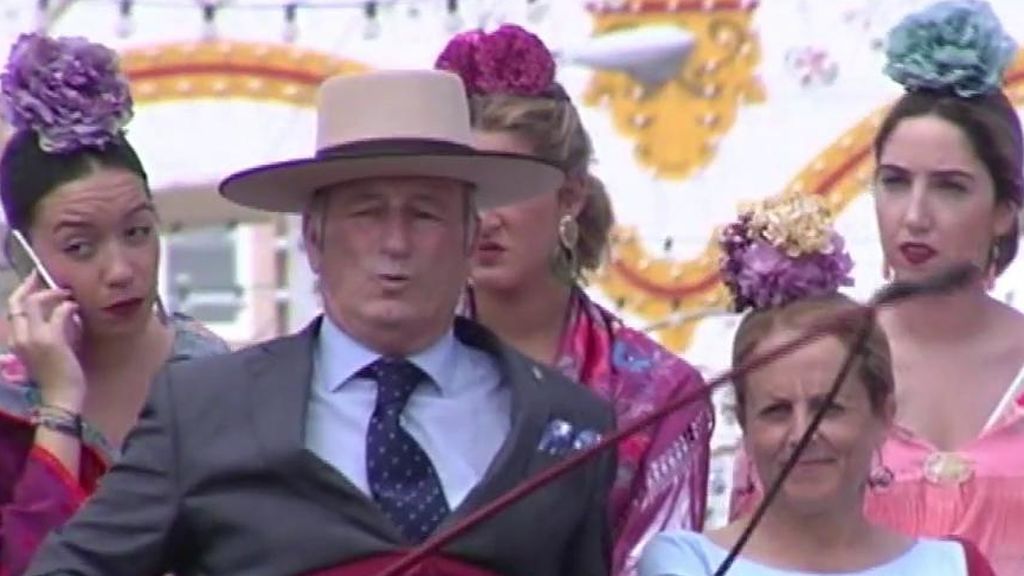 Pescaito a domicilio y sevillanas en los balcones: Así será esta peculiar Feria de Abril en Sevilla