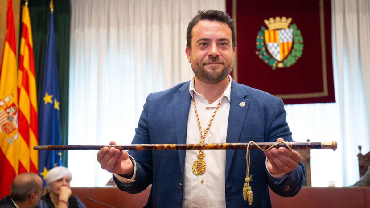 El PSC suspende de militancia alcalde de Badalona, por romper el confinamiento y conducir con signos de embriaguez El PSC suspende de militancia alcalde de Badalona, por romper el confinamiento y conducir con signos de embriaguez