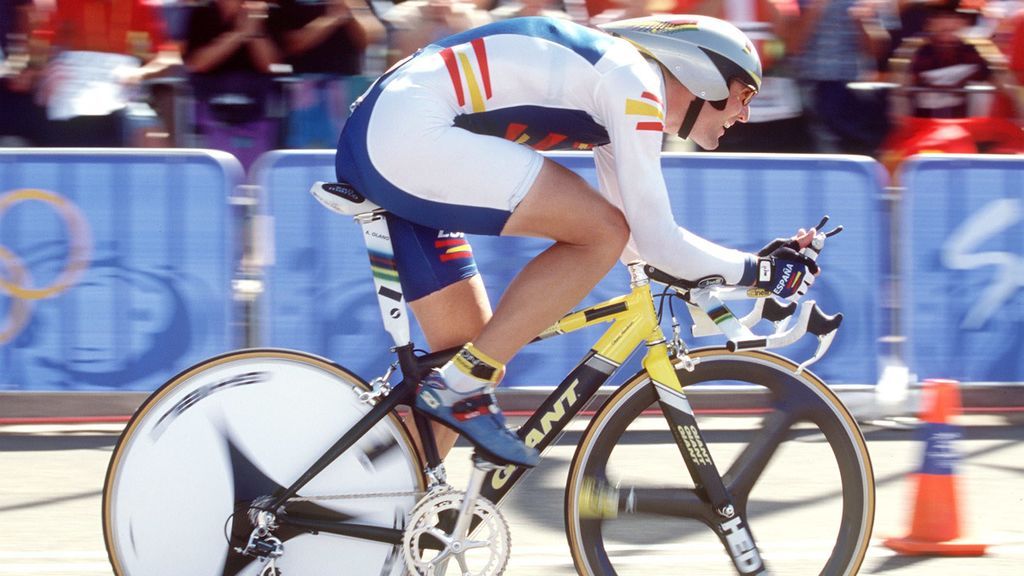 Abraham Olano corriendo en una competición