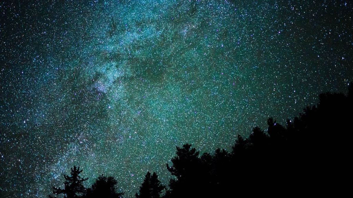 No son OVNIS: qué son las luces y los sonidos que hemos visto en el cielo estas noches de cuarentena