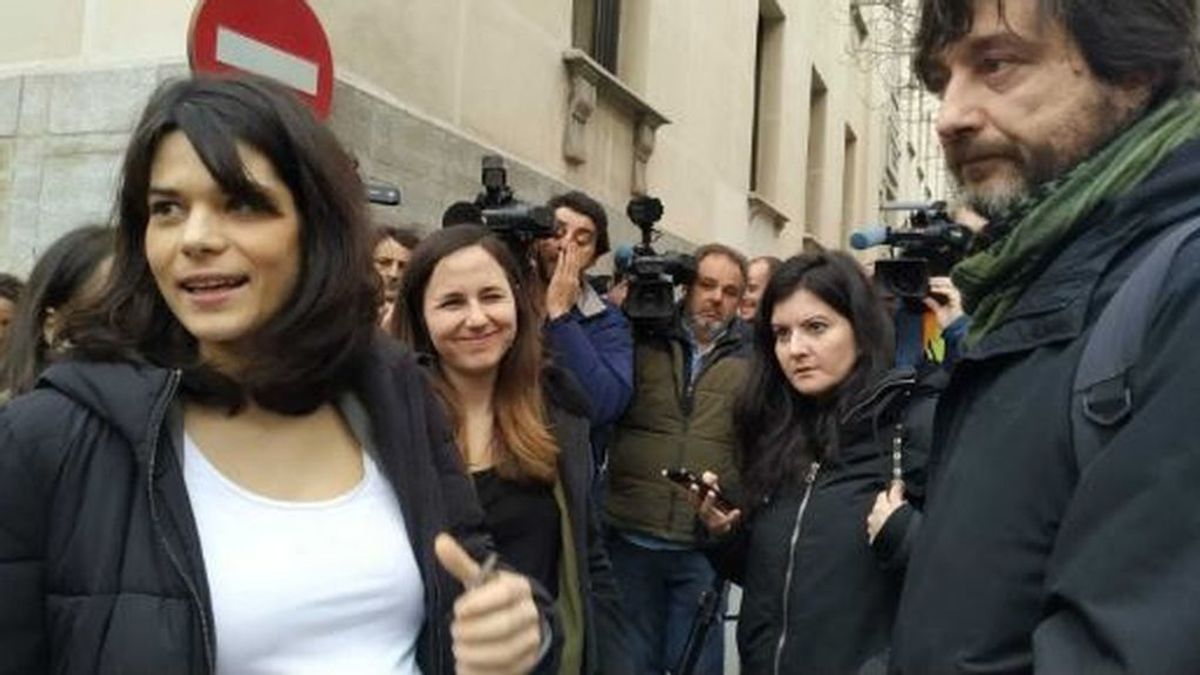La portavoz de UP en Madrid, Isa Serra condenada a pena de cárcel por participar en la paralización de un desahucio