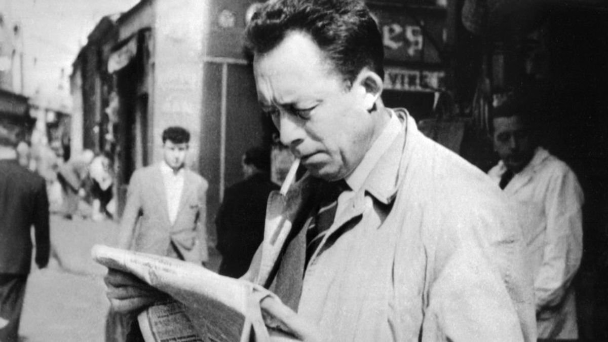 Qué nos enseña 'La peste' de Albert Camus, el libro que arrasa con el coronavirus