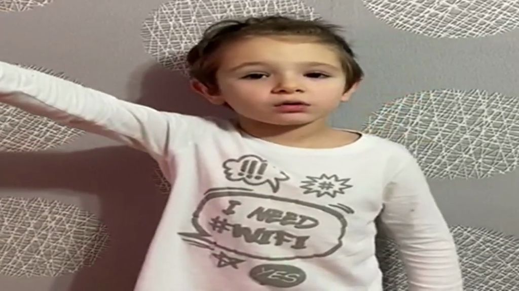 Adrián, el niño de 5 años que regaña a Pedro Sánchez: “Lo estás haciendo fatal, fatal”