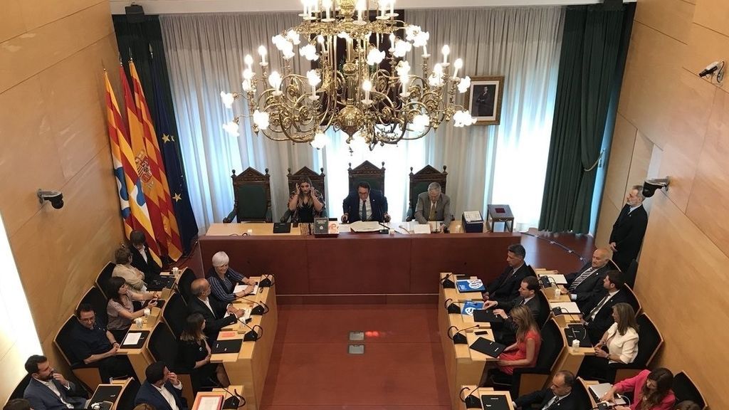 Dos exediles se disputan la alcaldía en Badalona tras la salida de Pastor Dos exediles se disputan la alcaldía en Badalona tras la salida de Pastor