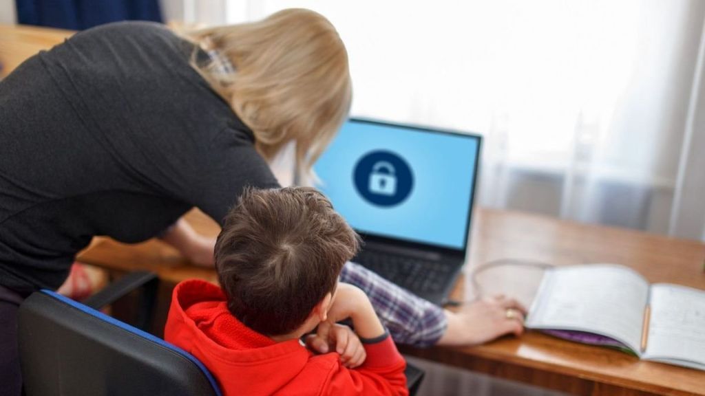 El control parental limitará las horas que tu hijo hace uso del dispositivo móvil.