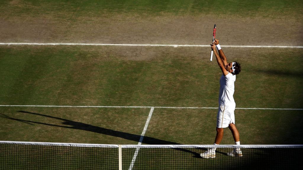 Roger Federer en  tras concluir un partido en el torneo de Wimbledon