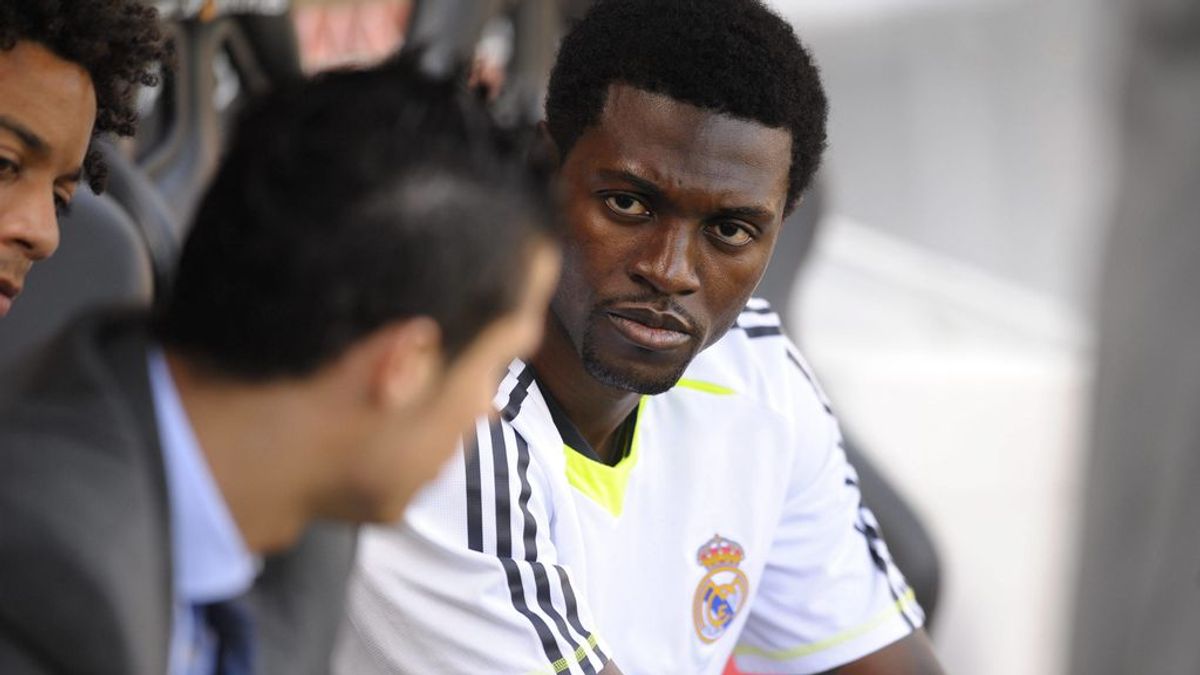 Adebayor, antes de un partido con el Real Madrid. Adebayor, antes de un partido con el Real Madrid.