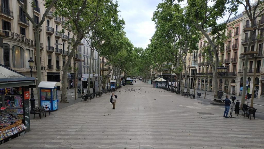 Ramblas vacías: el atípico Sant Jordi de una Cataluña confinada Ramblas vacías: el atípico Sant Jordi de una Cataluña confinada