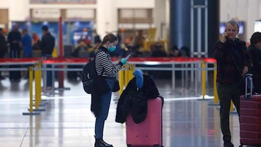 Las compañías aéreas españolas exigen al Gobierno un "pasaporte sanitario" para los pasajeros en los vuelos Las compañías aéreas españolas exigen al Gobierno un "pasaporte sanitario" para los pasajeros en los vuelos