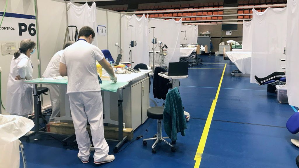 El hospital de campaña de la Vall d'Hebron pasa a ser un centro sanitario de día para pacientes sin COVID-19 El hospital de campaña de la Vall d'Hebron pasa a ser un centro sanitario de día para pacientes sin COVID-19