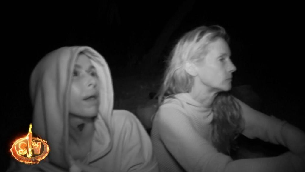 Elena se desahoga con Yiya.