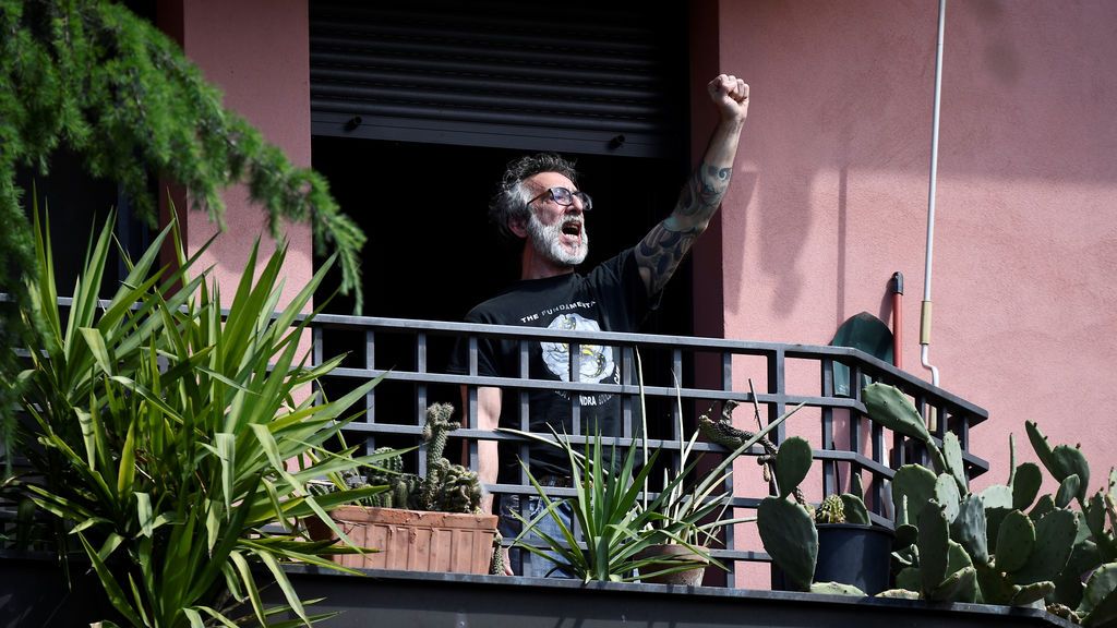 Italia confirma 260 nuevos muertos con coronavirus en 24 horas, para un total de 26.644 fallecidos Italia confirma 260 nuevos muertos con coronavirus en 24 horas, para un total de 26.644 fallecidos