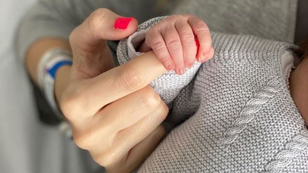 María Lapiedra aclara detalles del parto después de recibir el alta