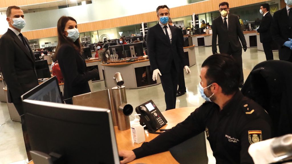 Los reyes en la sala del 112 de emergencias