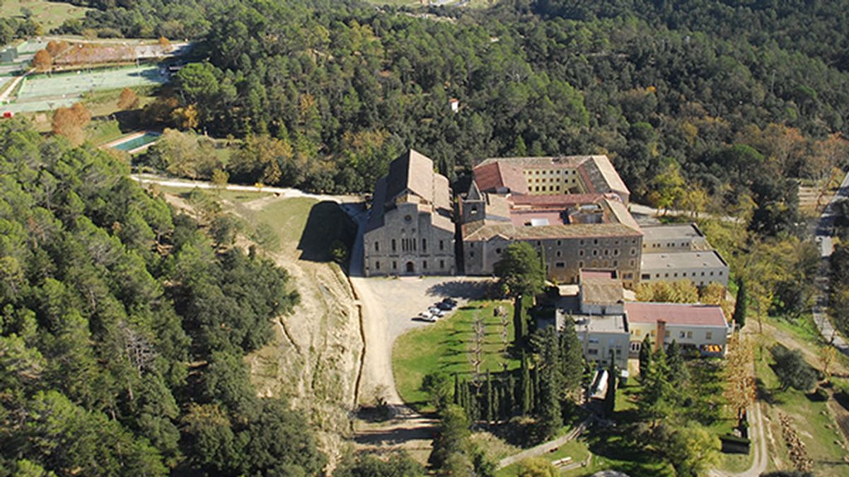 Un centenar de estudiantes de Wuhan viven confinados en un albergue en Girona Un centenar de estudiantes de Wuhan viven confinados en un albergue en Girona