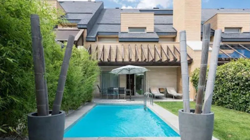 Chalet con piscina Chalet con piscina
