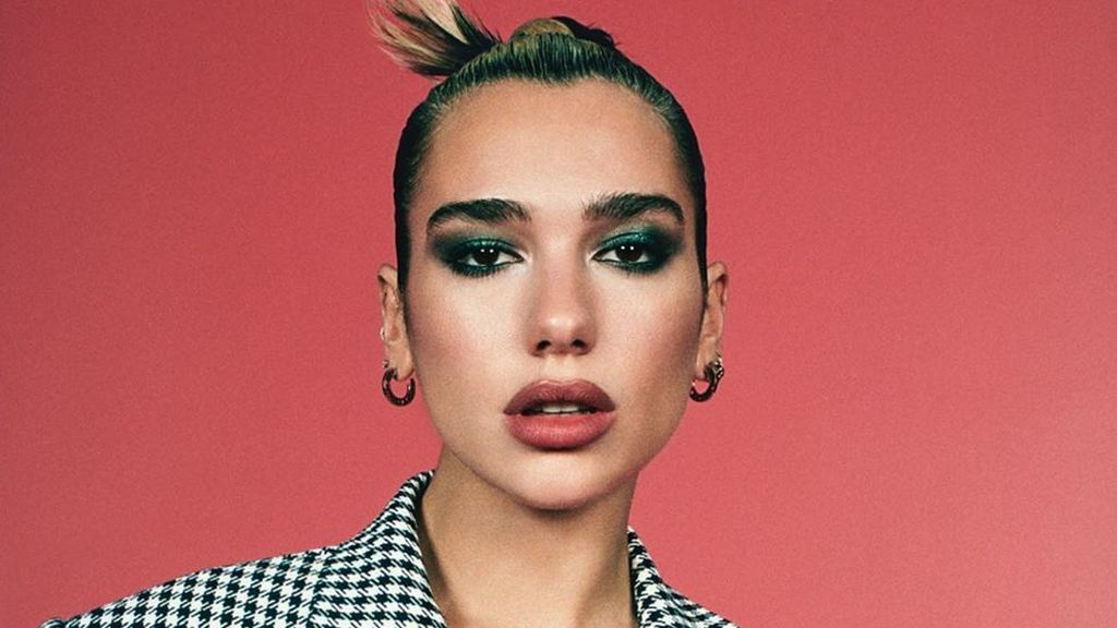 Dua Lipa cambia de look y se tiñe de color melocotón: "Orangina quarantina"