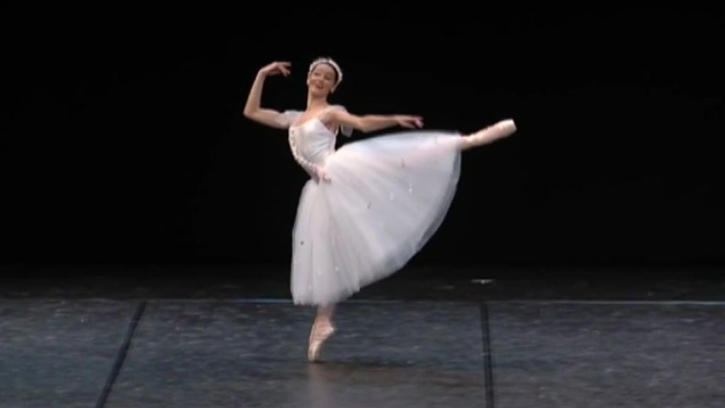 Irene Estévez baila desde su confinamiento en el Ballet Bolshoi de Moscú