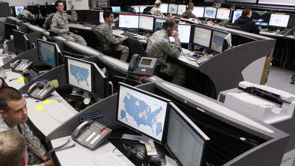 El Pentágono difunde vídeos reales de OVNIs grabados por la Marina de Estados Unidos