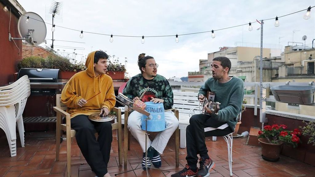 Michael Bubblé versiona la canción 'Gotta be pattient ' del trío catalán Stay Homas Michael Bubblé versiona la canción 'Gotta be pattient ' del trío catalán Stay Homas