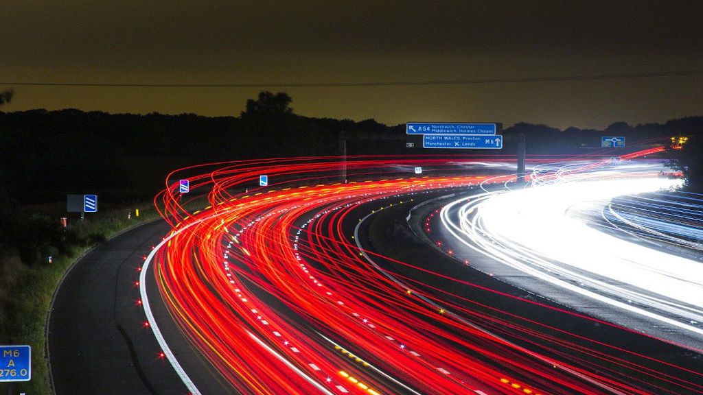 Faros xenón o led, entre las opciones para las luces de los coches