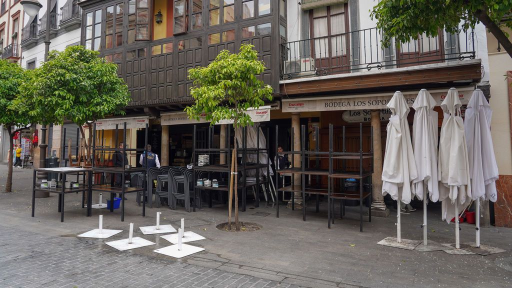 EuropaPress_2718269_bar_plaza_salvador_cerrado_sevilla_14_marzo_2020 (1)