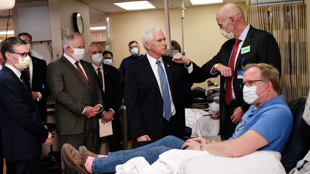 El vicepresidente de EEUU: sin mascarilla en un hospital con pacientes de COVID-19 El vicepresidente de EEUU: sin mascarilla en un hospital con pacientes de COVID-19