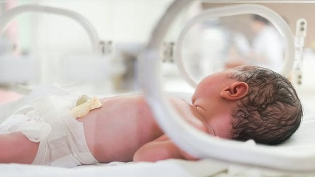 Suelen ser más proclives los bebés que han pasado tiempo en una incubadora.
