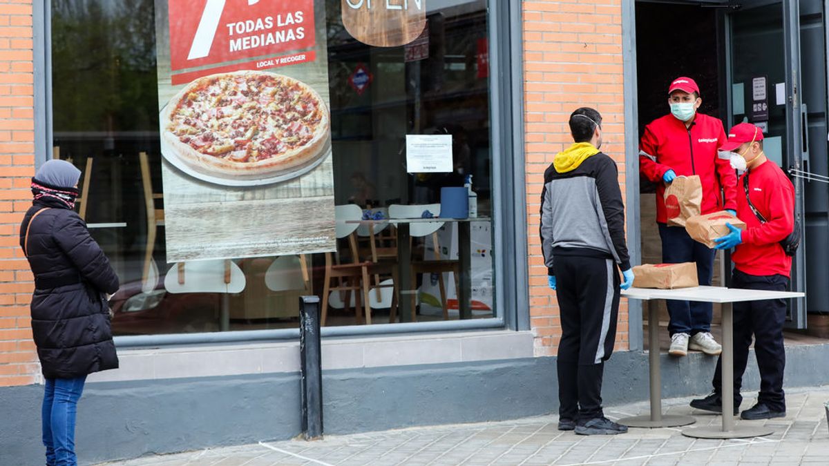 11.500 escolares madrileños seguirán comiendo el menú de pizza y sandwich de Ayuso hasta final de curso