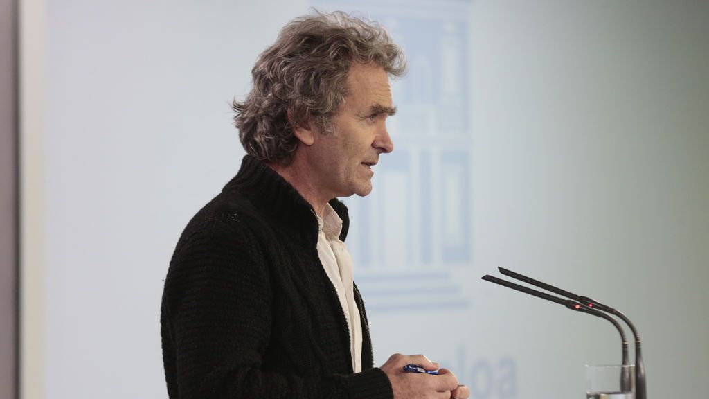 Simón reconoce que "es posible que se retrase la toma de medidas" de desescalada en Madrid y Barcelona Simón reconoce que "es posible que se retrase la toma de medidas" de desescalada en Madrid y Barcelona