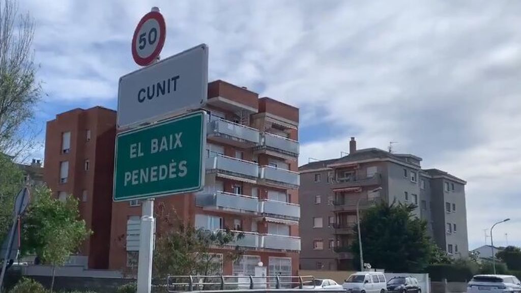 Un vecino de Cunit: "No puedo ir andando a casa de mi madre que vive en Cubelles pero sí hacer 150km para ir a Alcanar" Un vecino de Cunit: "No puedo ir andando a casa de mi madre que vive en Cubelles pero sí hacer 150km para ir a Alcanar"