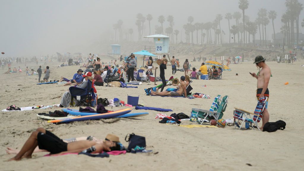 California cierra sus playas