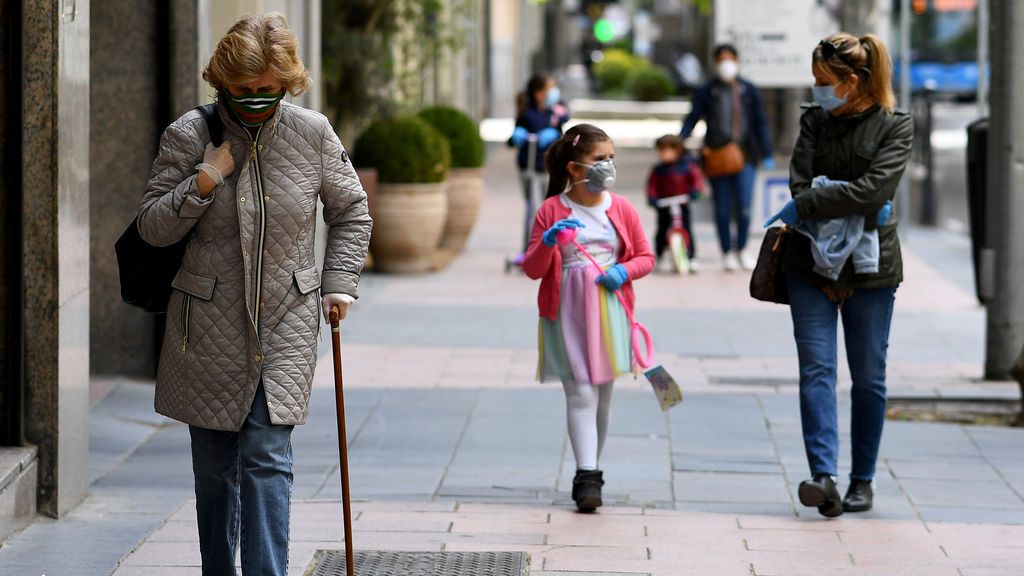 El Ministerio de Sanidad prohíbe coger el coche o el transporte público para ir a hacer deporte El Ministerio de Sanidad prohíbe coger el coche o el transporte público para ir a hacer deporte