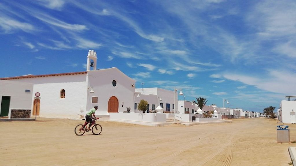 Las ilas de La Gomera, El Hierro, La Graciosa y Formentera permitirán reuniones de 10 personas a partir de lunes Las ilas de La Gomera, El Hierro, La Graciosa y Formentera permitirán reuniones de 10 personas a partir de lunes