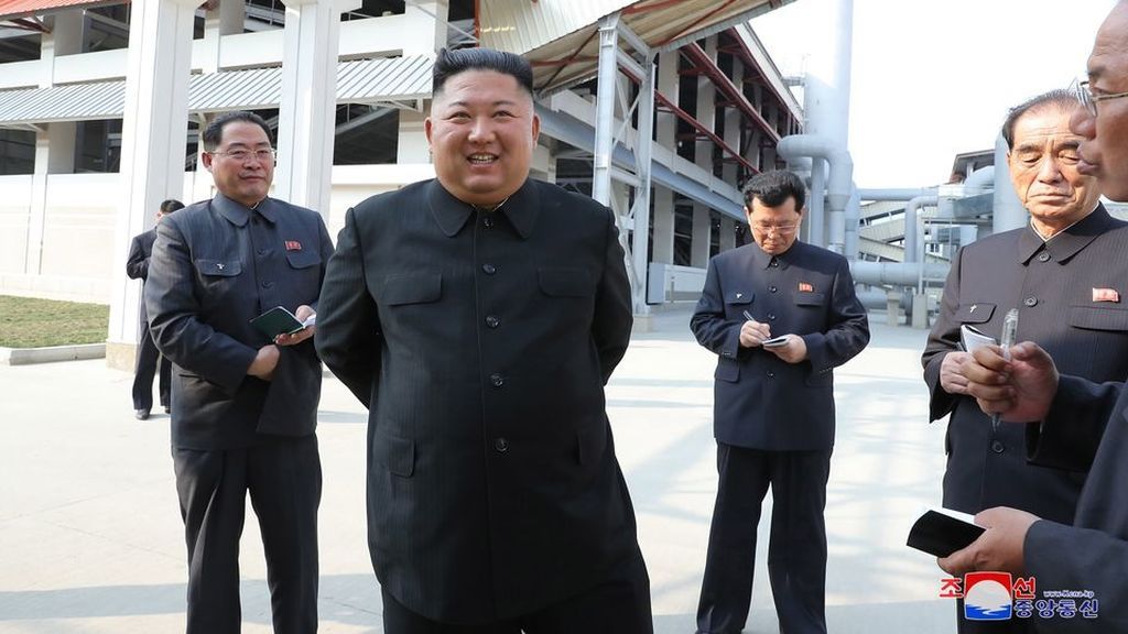 Kim Jong-un reaparece tras 21 días y zanja los rumores sobre su estado de salud