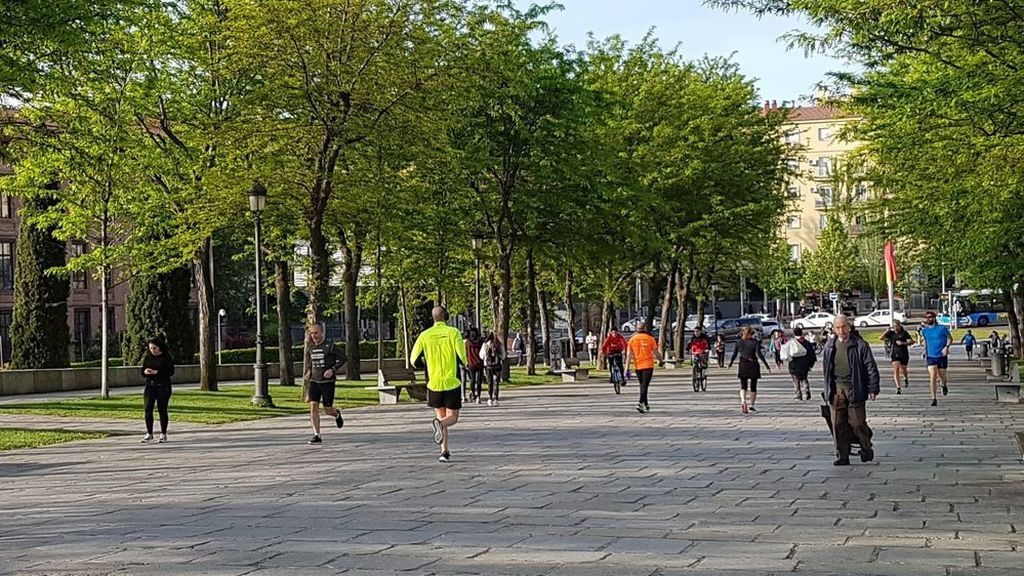 Las calles de España se llenan de 'runners' en las primeras horas de la mañana para hacer deporte
