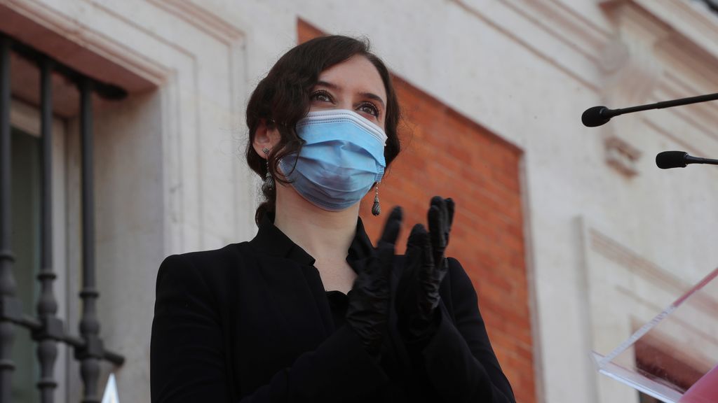 Ayuso elogia a la ministra Margarita Robles: "una nueva Manuela Malasaña" para Madrid en la crisis sanitaria Ayuso elogia a la ministra Margarita Robles: "una nueva Manuela Malasaña" para Madrid en la crisis sanitaria