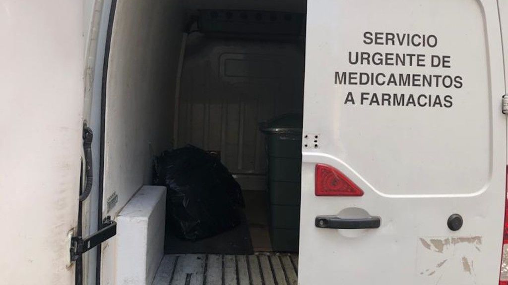 La Guardia Civil interviene una falsa furgoneta de servicio urgente a farmacias que transportaba 46 kg de marihuana La Guardia Civil interviene una falsa furgoneta de servicio urgente a farmacias que transportaba 46 kg de marihuana