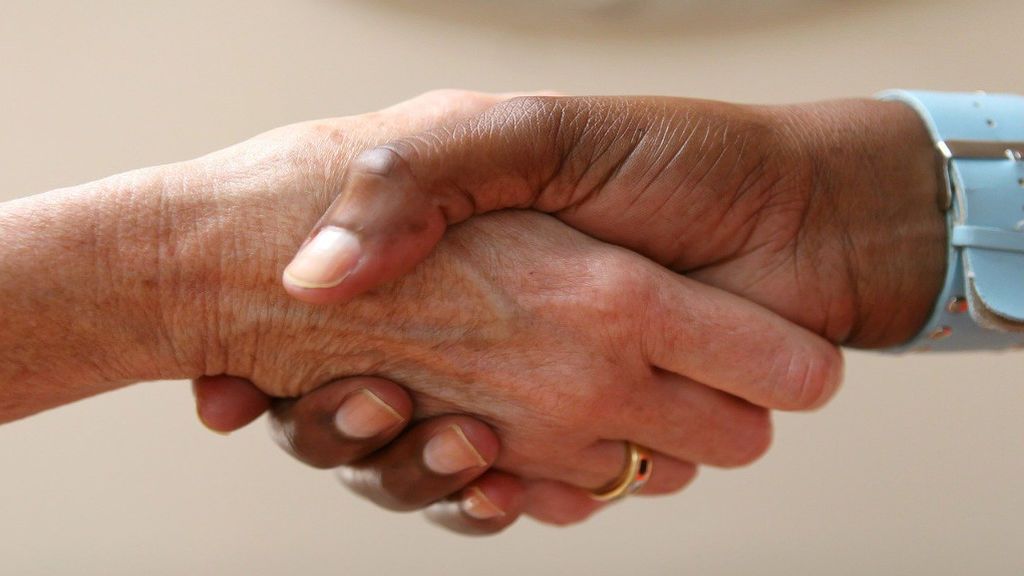 Quiero donar mi herencia a una ONG, ¿qué debo saber?