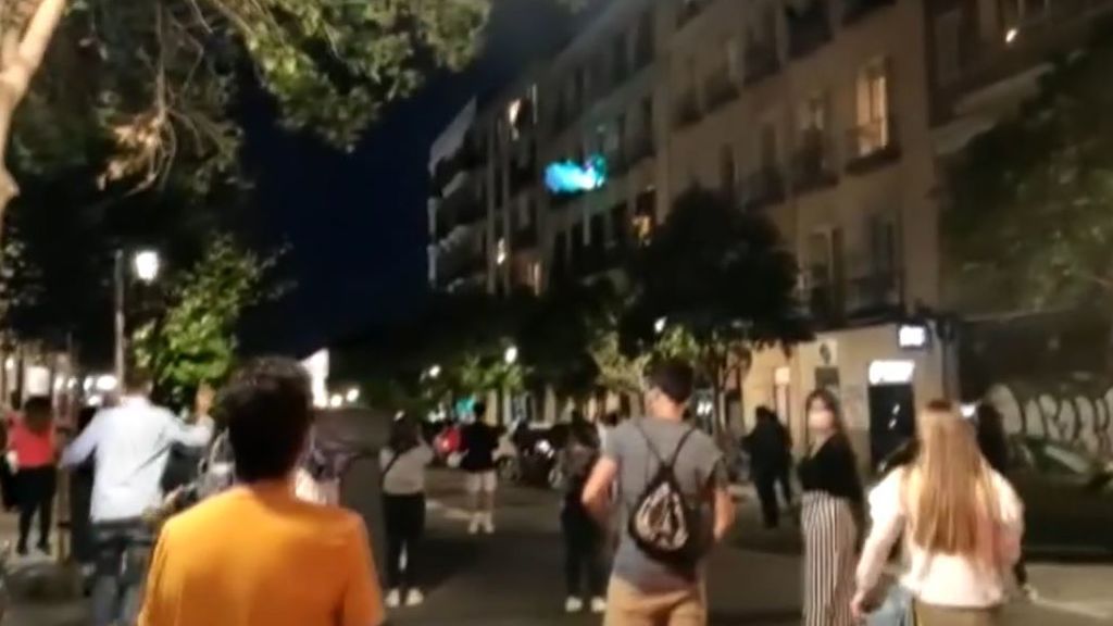 La irresponsabilidad de algunos ciudadanos durante el desconfinamiento: fiestas en pleno centro de Madrid