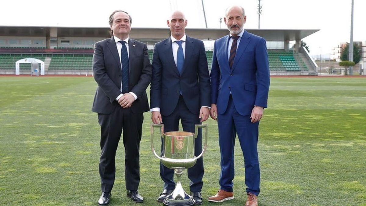 La final de Copa del Rey entre el Athletic de Bilbao y la Real Sociedad se jugará con público, cuando se pueda La final de Copa del Rey entre el Athletic de Bilbao y la Real Sociedad se jugará con público, cuando se pueda