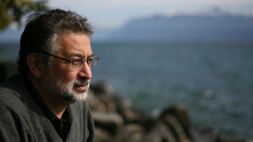 Daniel López Acuña, epidemiólogo y exdirectivo de la OMS: “Hay que reforzar los rastreos de casos positivos para evitar un segundo confinamiento" Daniel López Acuña, epidemiólogo y exdirectivo de la OMS: “Hay que reforzar los rastreos de casos positivos para evitar un segundo confinamiento"