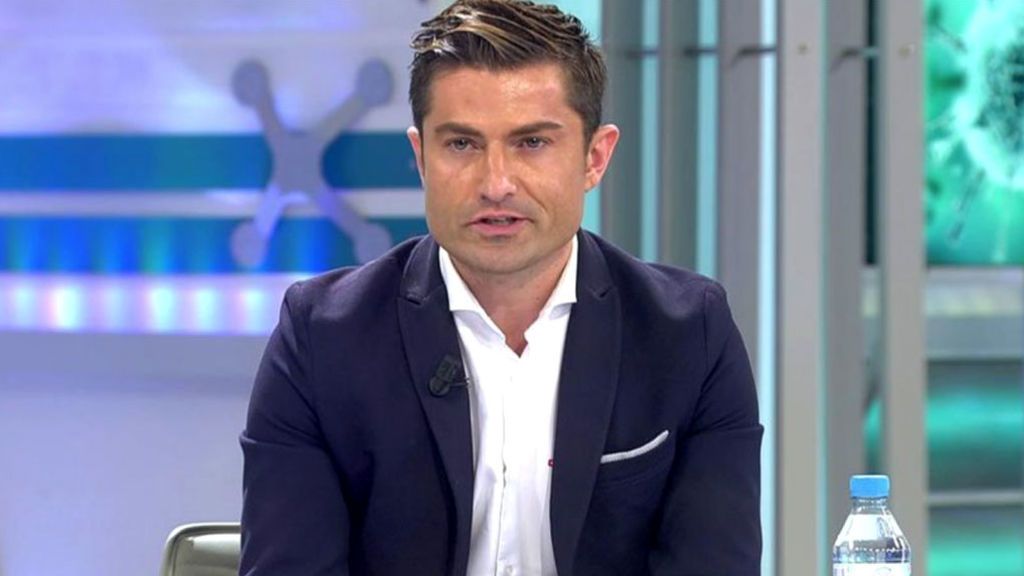 El dilema de Alfonso Merlos tras el escándalo sexual: dejar la televisión o seguir cobrando del Colegio de Abogados El dilema de Alfonso Merlos tras el escándalo sexual: dejar la televisión o seguir cobrando del Colegio de Abogados